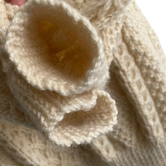 HAND KNIT Wool Chunky Knit Shawl Collar Long Sleeve Sweater Wood Buttons Cream M - Picture 4 of 7